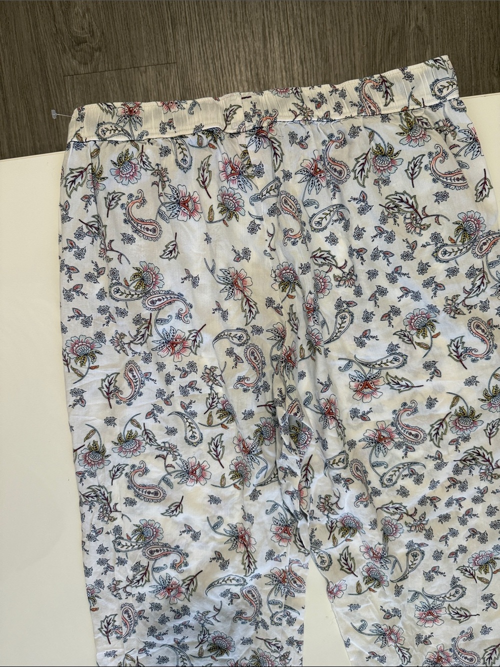 Victoria's Secret White Paisley Floral Lounge Pants with Black Drawstring Sz M - Picture 10 of 10